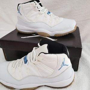 Retro 11's white/ baby blue